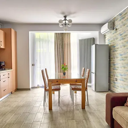 Alezzi Seaside 1 Apartament