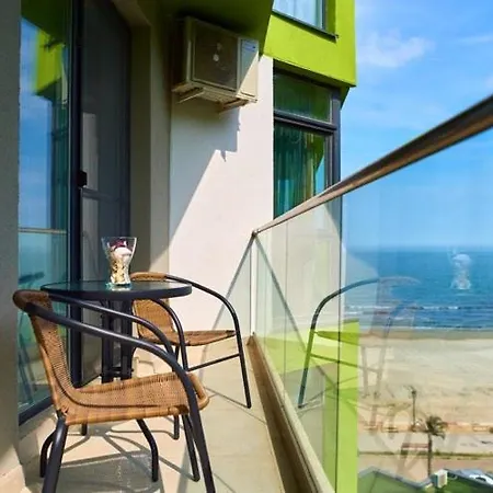 Alezzi Seaside 1 *